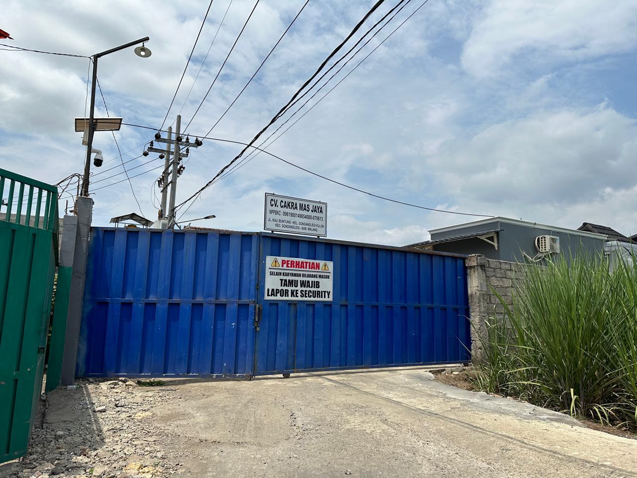 pintu depan